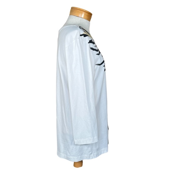 Zenergy by Chico’s Ivory Animal Print 3/4 Sleeve Scoop Neck Top Size 2=Large - Picture 4 of 11